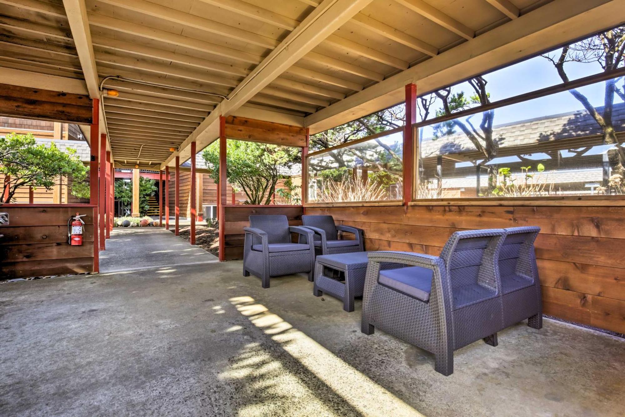 Lincoln City Condo Pool Access, Walk To Beach! エクステリア 写真