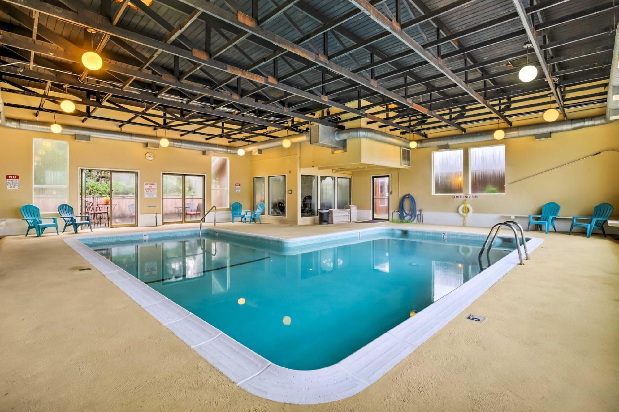 Lincoln City Condo Pool Access, Walk To Beach! エクステリア 写真